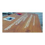 Cartel tallado 60 x 40 con dos acrílicos