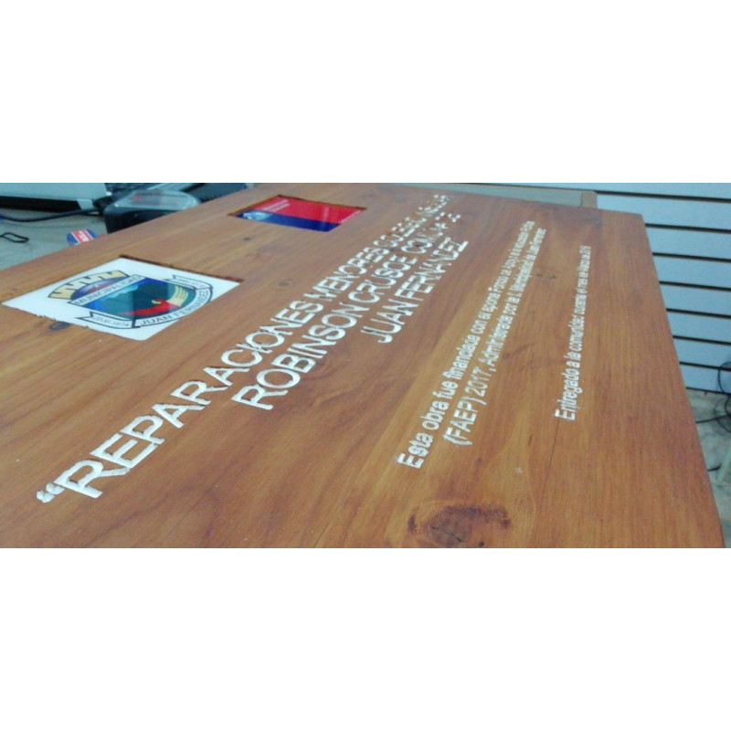 Cartel tallado 60 x 40 con dos acrílicos