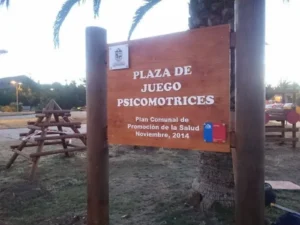 Cartel tallado 100 x 80 con dos acrílicos